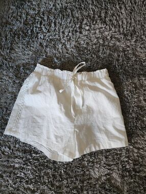 White Women's Shorts